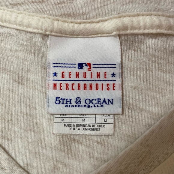 Chicago cubs women’s medium baseball graphic Cream/pink T-shirt - Picture 8 of 9